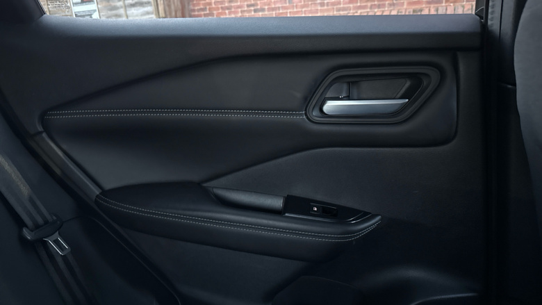 Nissan Qashqai 1.3 DiG-T MH 158 N-Connecta 5dr Petrol Hatchback